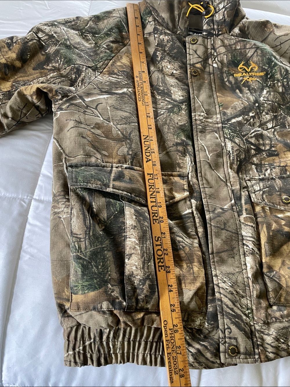 Realtree Camouflage Hooded Hunting Jacket   Size M - Picture 9 of 9